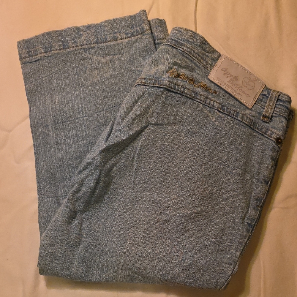 Apple Bottoms Light Blue Capris